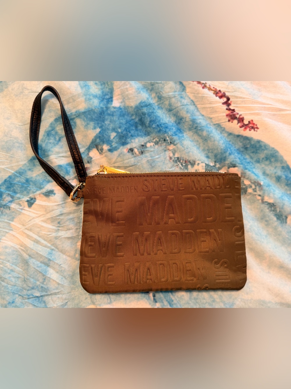 Steve Madden Olive Green Logo-Embossed Backpack Bag With Wristlet. - Picture 8 of 9